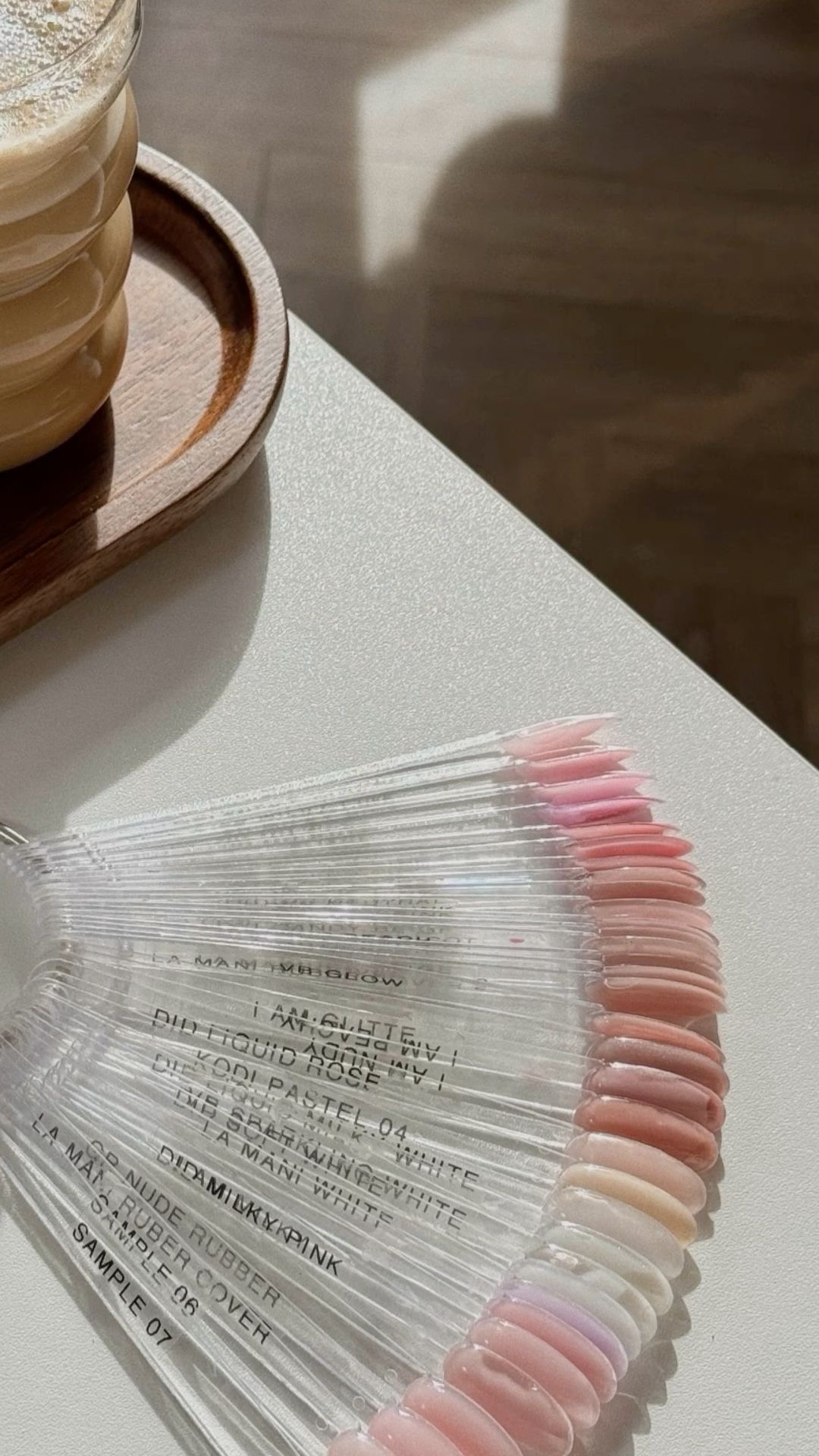 Kleurenwaaier met nude en roze tinten